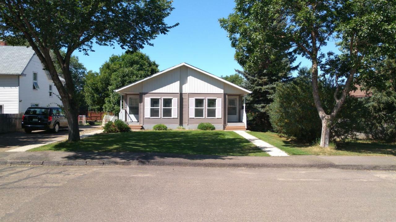Campbell'S Accommodations Gull Lake Exterior photo